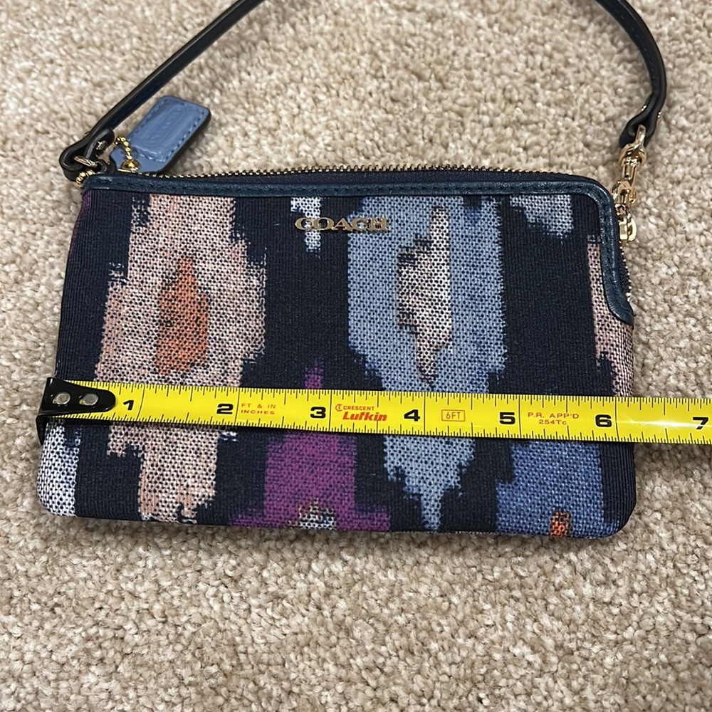 Coach wristlet - Picture 11 of 12